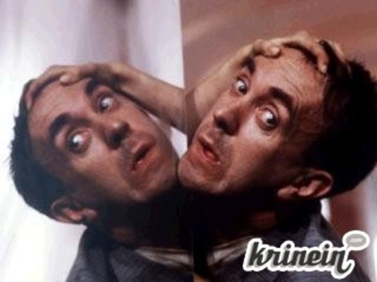 Sam Lowry (Jonathan Pryce)