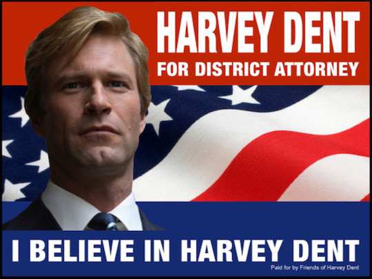 Harvey Dent (Aaron Eckhart)