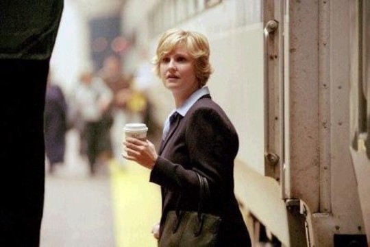 Susan Lewis (Sherry Stringfield)