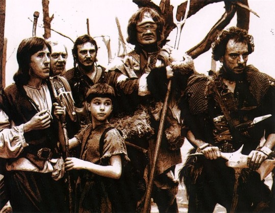 David Battley, Liam Neeson, bernard Bresslaw, Alun Armstrong