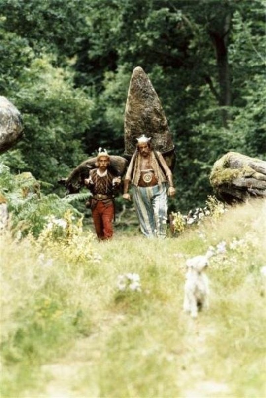 Astérix (Christian Clavier) et Obélix (Gérard Depardieu)