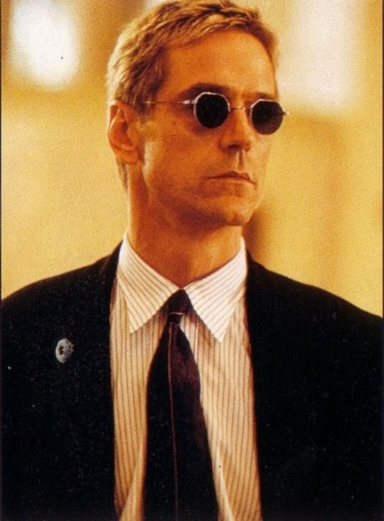Simon (Jeremy Irons)