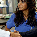 Simon (David Lyons), Neela (Parminder Nagra) et Ray (Shane West)
