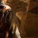 Brendan Fraser de dos et Jet Li de pied