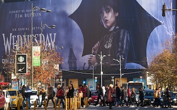 Mercredi : la nouvelle série sensation de Tim Burton