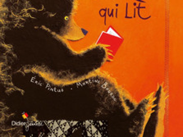 Ours qui lit