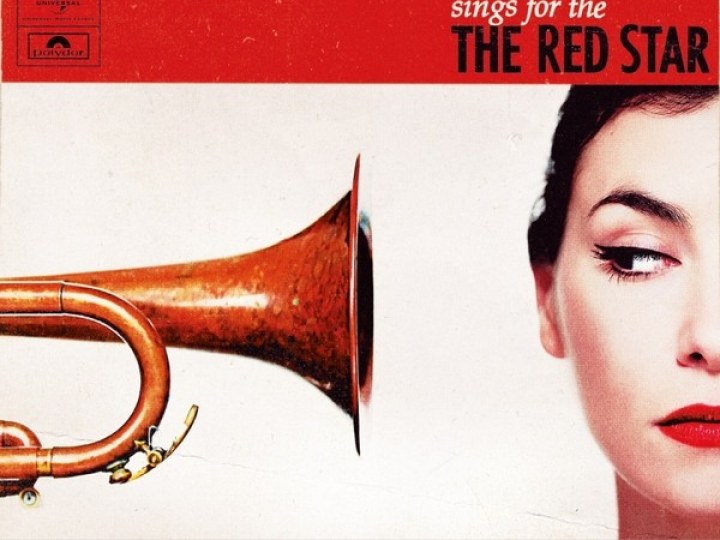 Olivia sings for the Red Star