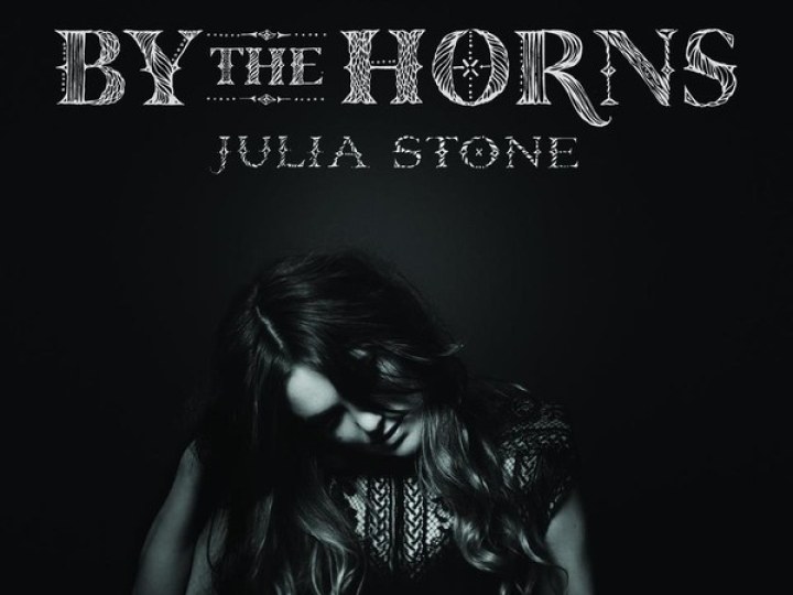 Julia Stone par les cornes