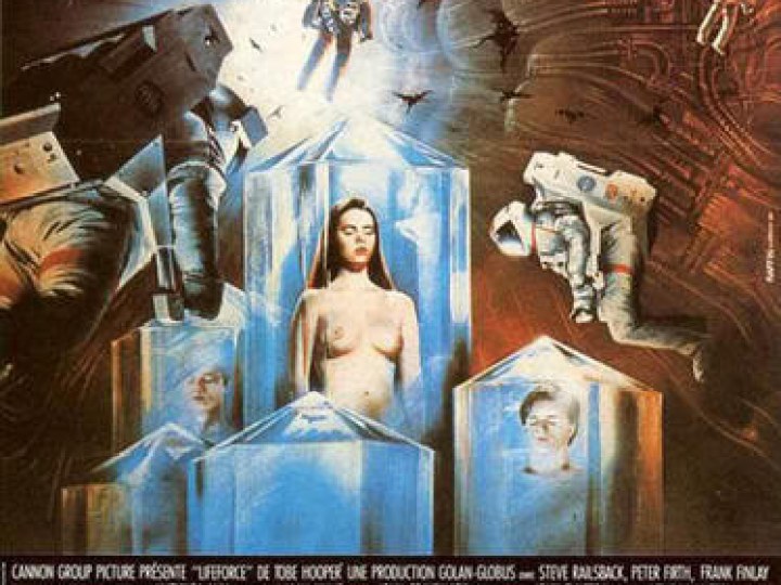 Lifeforce, le film de zombie-vampire SF. Avec des nichons.