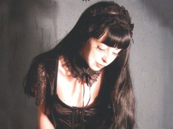Les agonies de l'innocence - Violetta Liddell