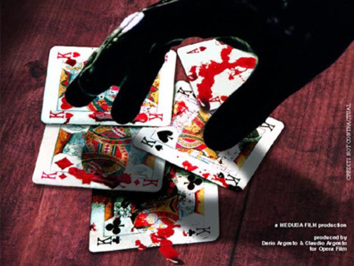 Dario Argento joue aux cartes