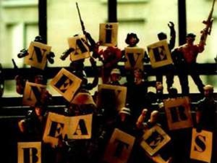 Naive New Beaters sur tous les fronts