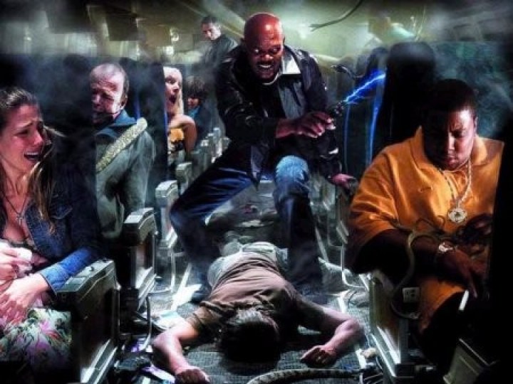 Des serpents dans l'avion